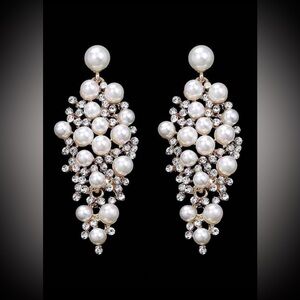 Elegant Pearl & Crystal Cascade Drop Earrings - White